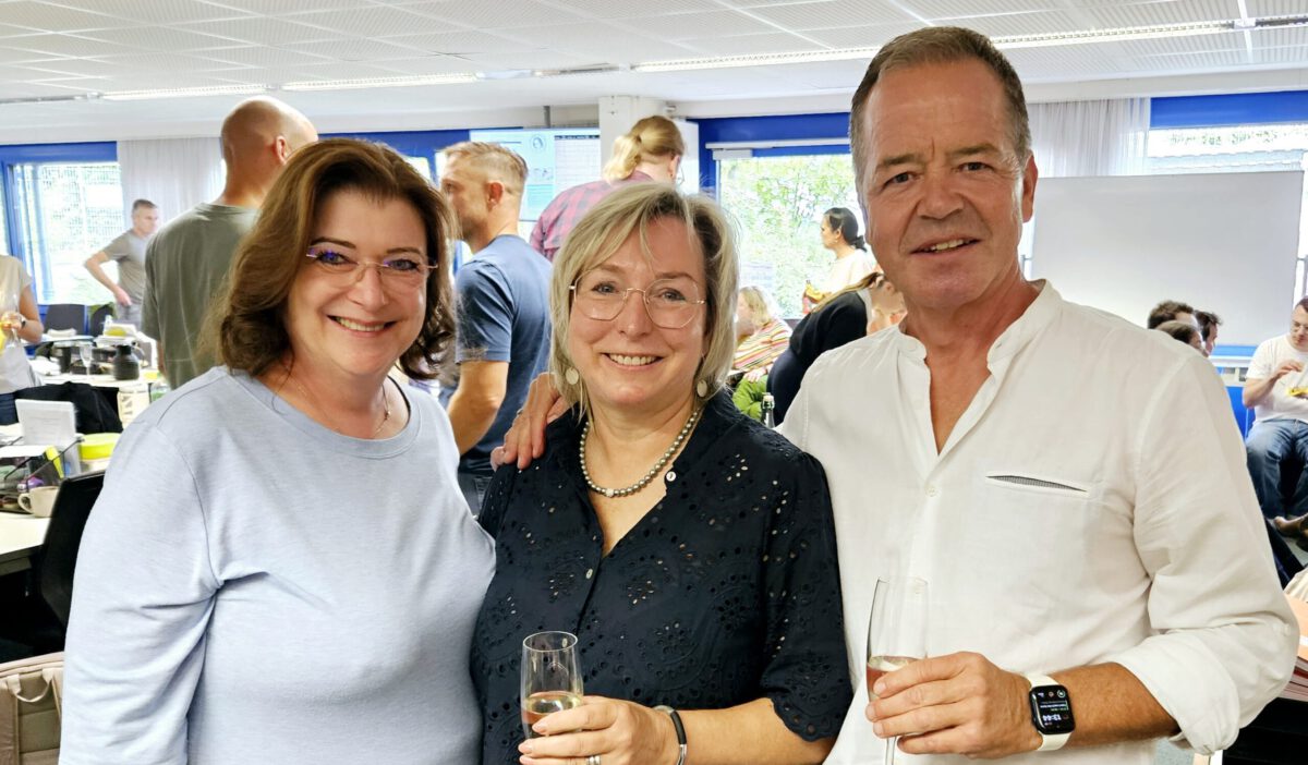 Weiidgschule-Verabschiedung Ute Buß-auf dem Foto-Barbara Plock- Ute Buß-Jürgen Buß